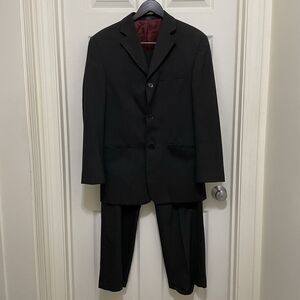 Haggar Enterprise 38R 3 Button Black Pinstripe 2 Pc Suit 32 X 32 Pleated Pants